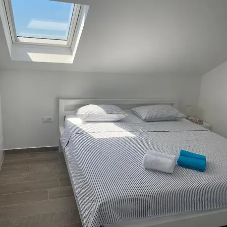 Apartment Epetium Beach Villa Split