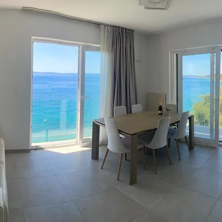 Apartment Epetium Beach Villa Split