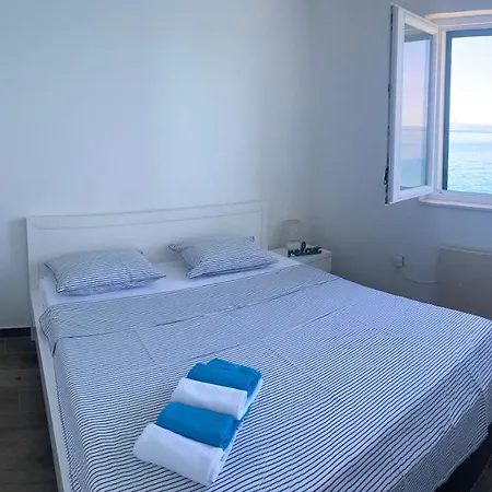 Apartment Epetium Beach Villa